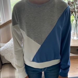 LIKE NEW! Cozy stylish sweatshirt 💕